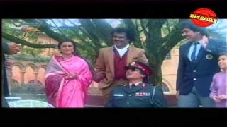Comedy Scene – Amitabh Bachchan as Fake Army General – Hum