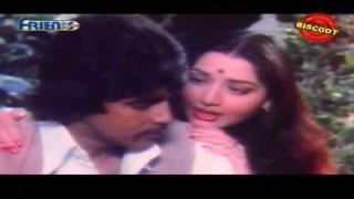 Love Scene I Mithun Chakraborty  and Yogeeta Bali in Unees Bees